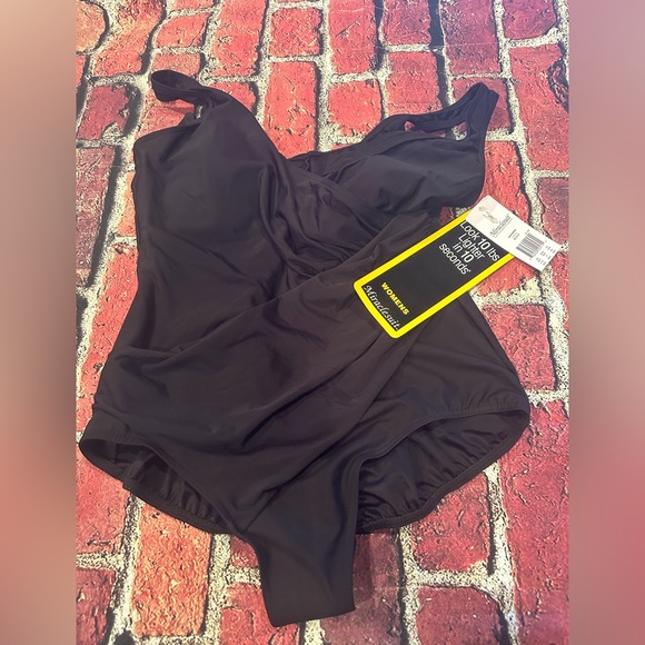 NWT Miraclesuit Extra Firm Sexy Sheer Shaping Bodybriefer
Size 22W - Picture 2 of 8